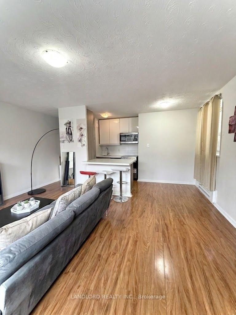 1 - 140 Springhurst Avenue