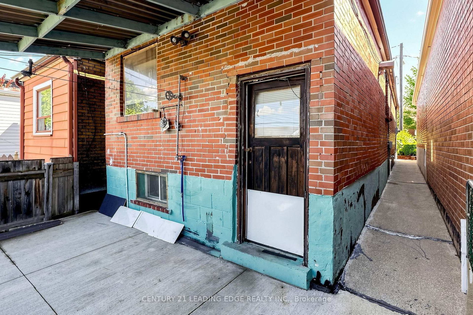 180 Gilbert Avenue • Toronto, ON photo 35