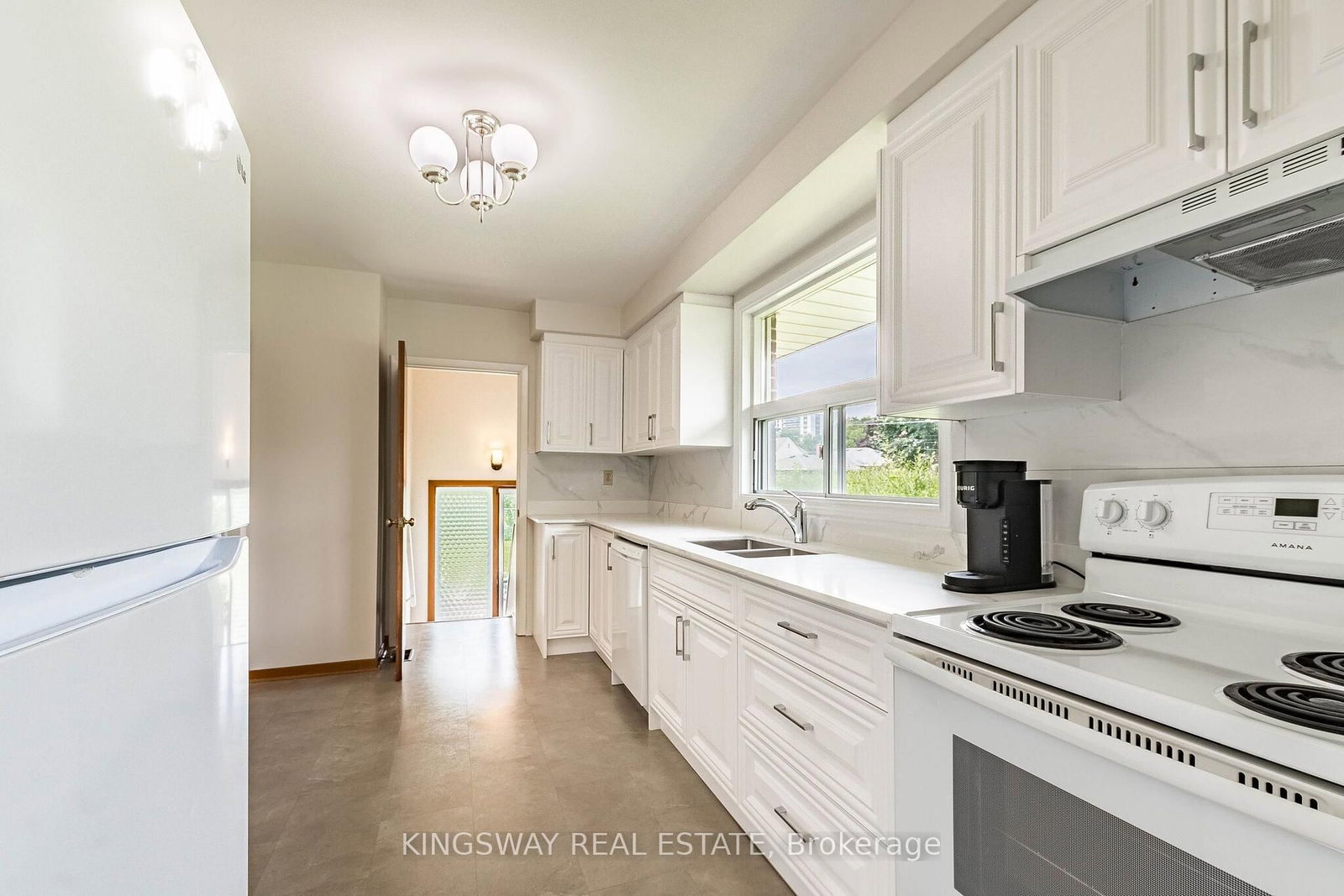 163 Floradale Drive • Mississauga, ON photo 8
