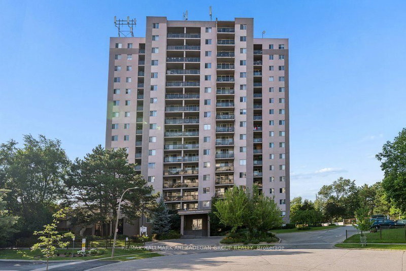 1406 - 975 Warwick Court