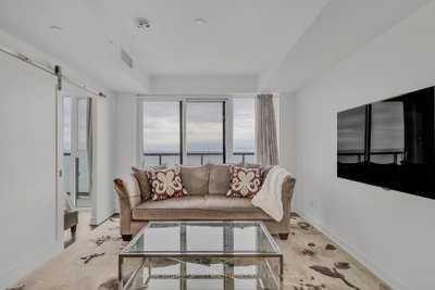 370 Martha Street • #1805 • Burlington, ON photo 8