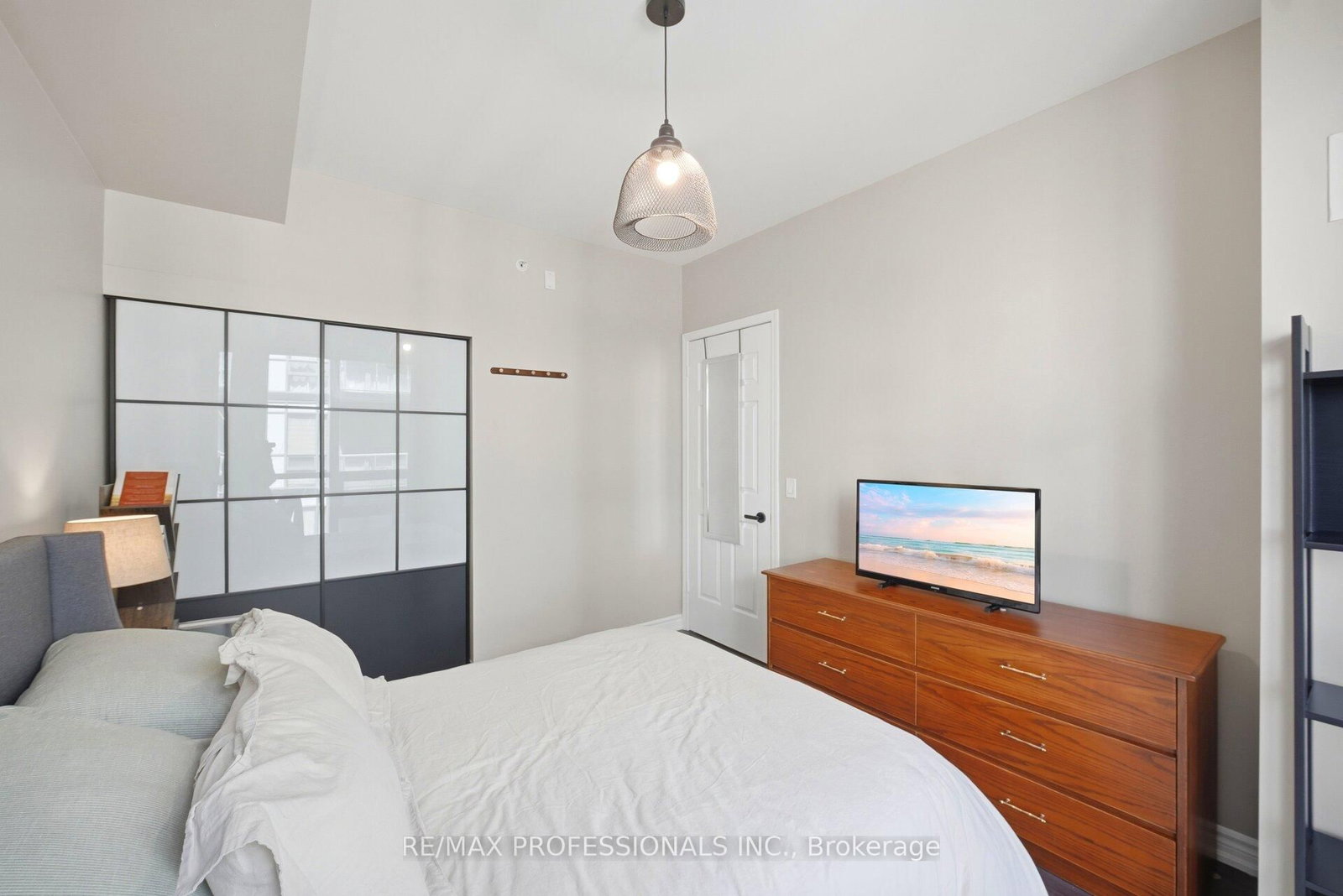 15 James Finlay Way • #922 • Toronto, ON photo 17