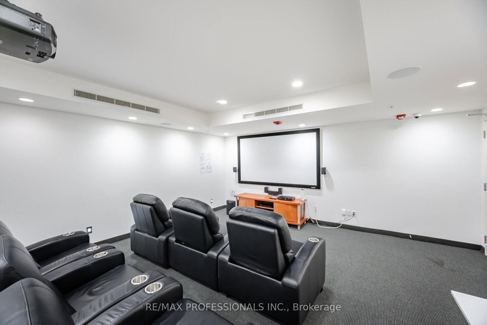 15 James Finlay Way • #922 • Toronto, ON photo 29