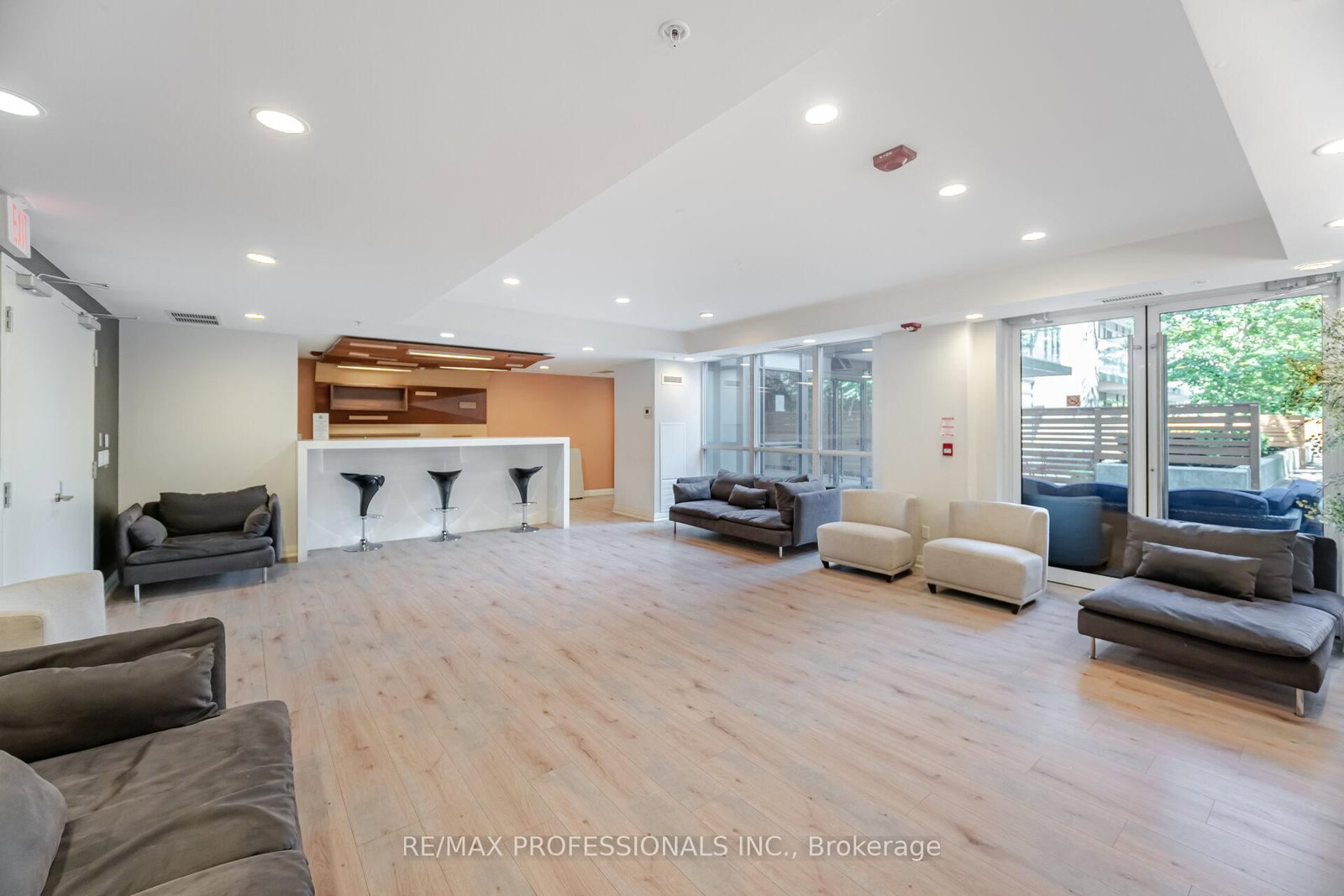 15 James Finlay Way • #922 • Toronto, ON photo 31