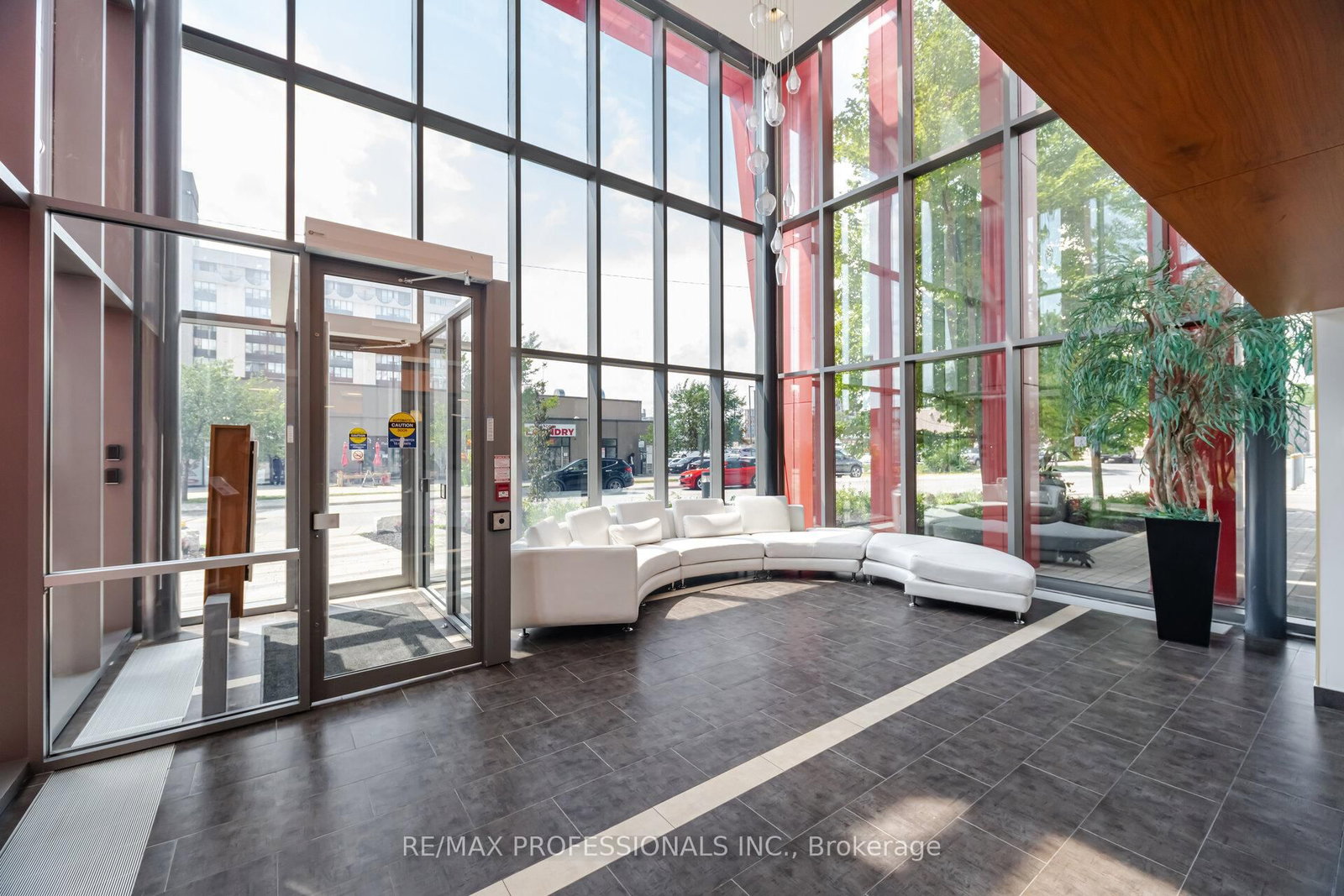 15 James Finlay Way • #922 • Toronto, ON photo 6
