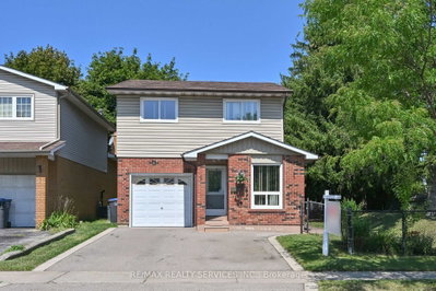 Detached House for sale at 2 Lindridge Avenue, Brampton, Ontario, L6S 3W9 - Westgate - MLS: W13652580