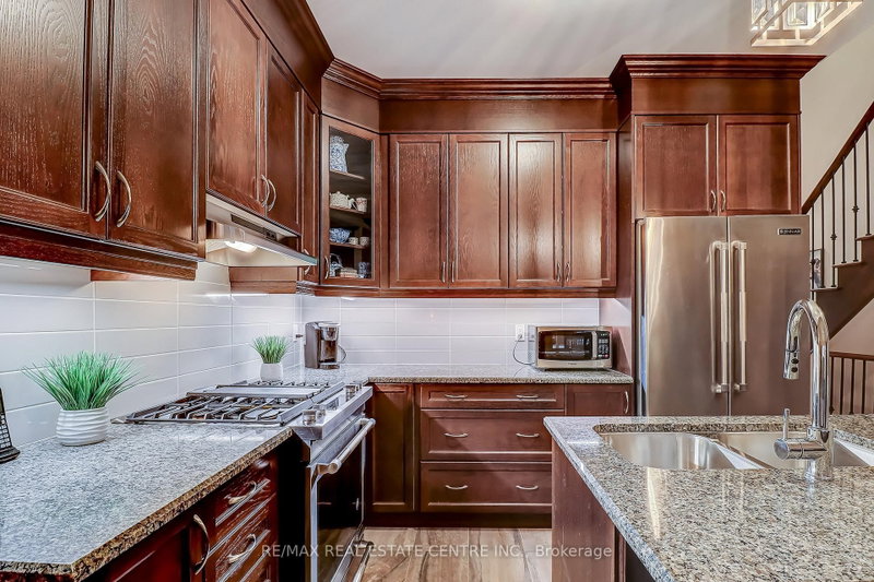 3 Alamode Brampton,ON L6R 3Z8 — Photo 7