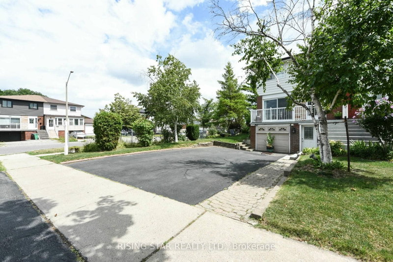 3295 Chipley Crescent