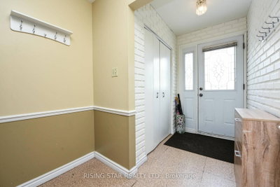 3295 Chipley Crescent • Mississauga, ON photo 3