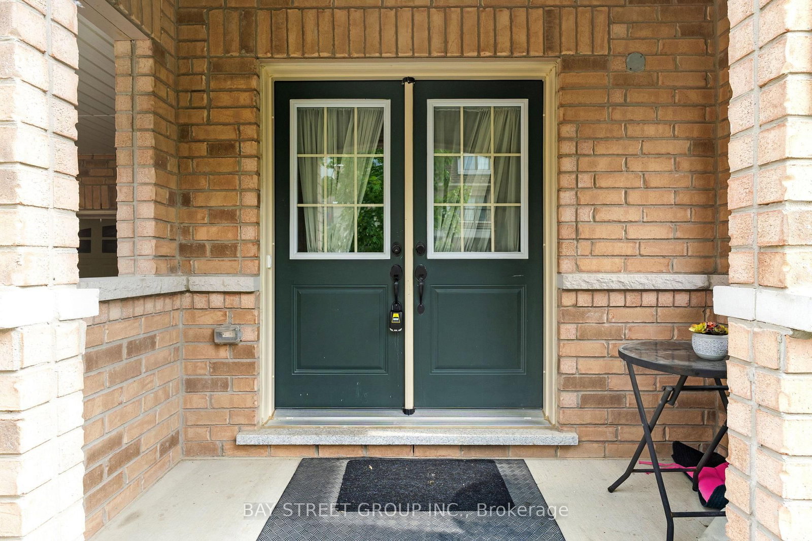 53 Fruitvale Circle • Brampton, ON photo 4