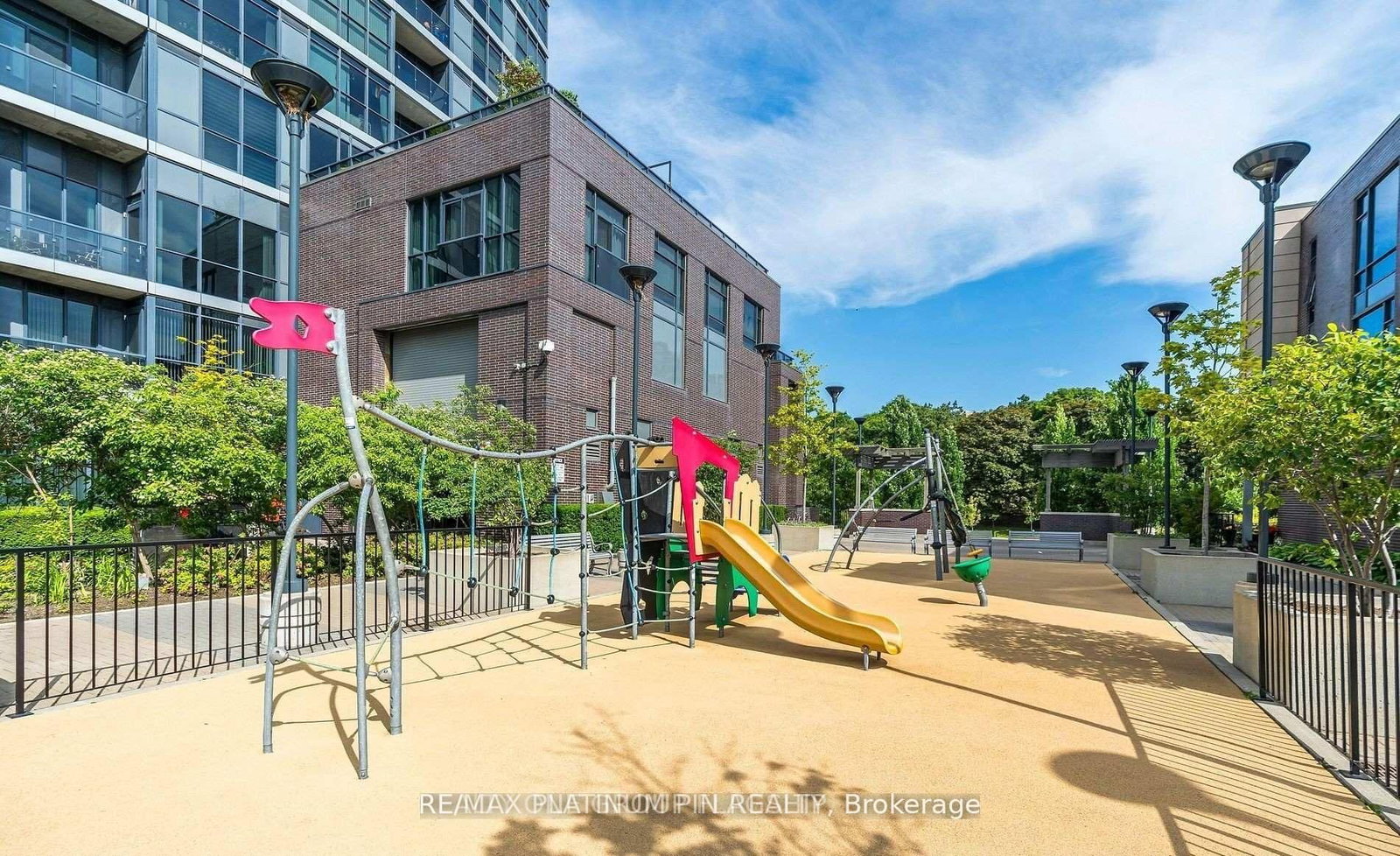 9 Valhalla Inn Road • #2405 • Toronto, ON photo 13
