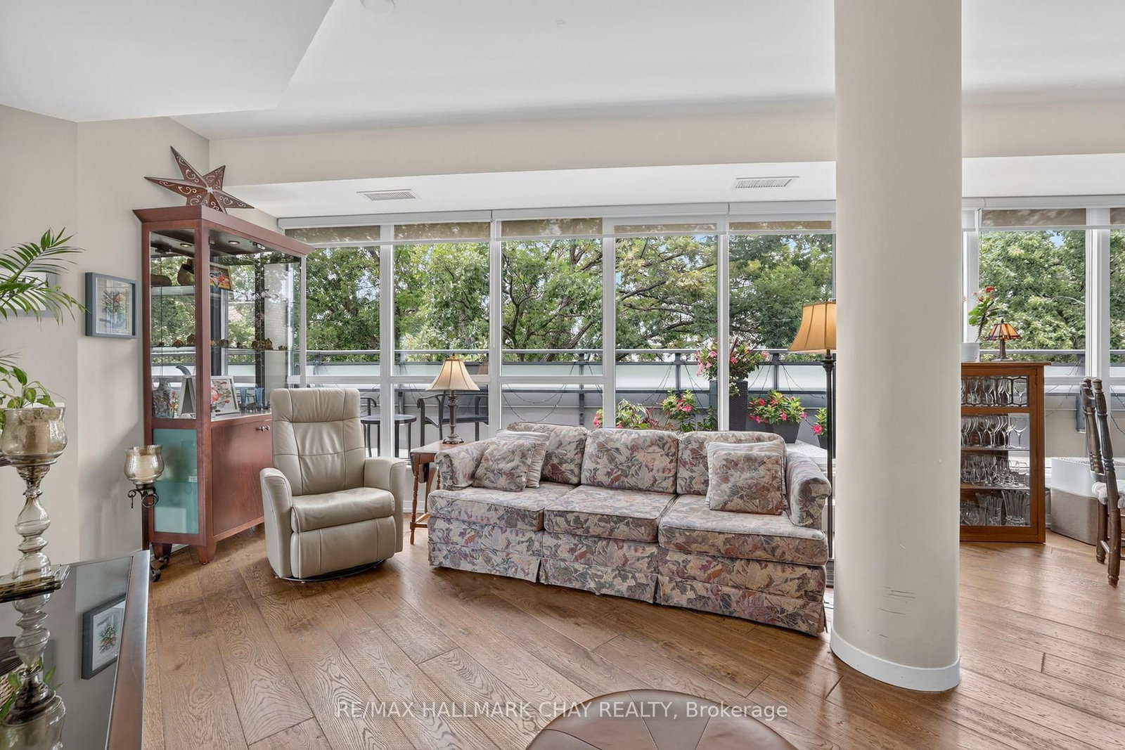 38 Howard Park Avenue • #523 • Toronto, ON photo 16
