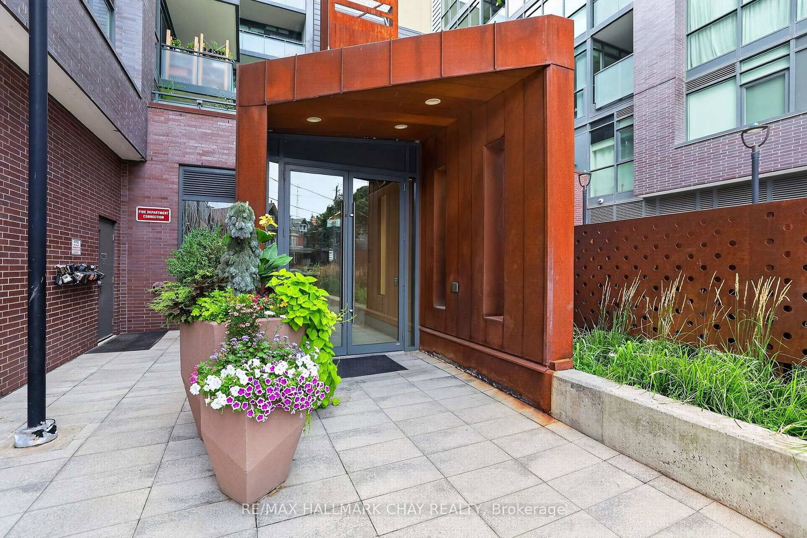 38 Howard Park Avenue • #523 • Toronto, ON photo 4