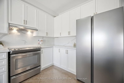 85 Maple Valley Brampton,ON L6P 2H3 — Photo 11