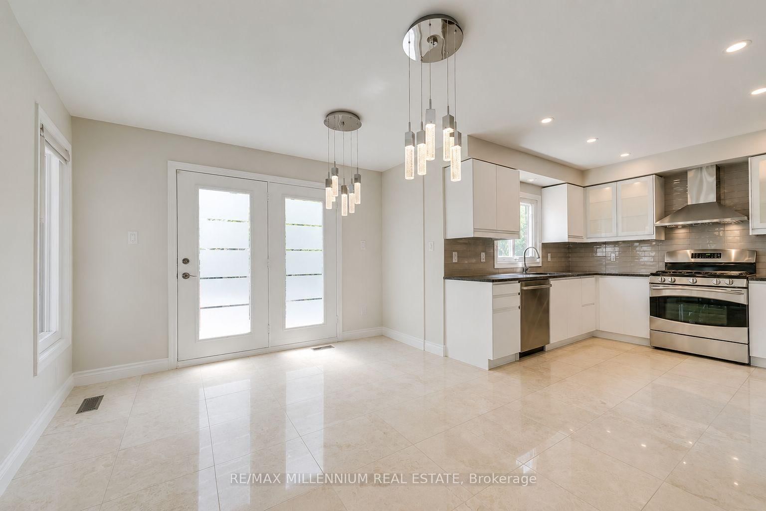 2776 Rosewood Lane • Oakville, ON photo 14