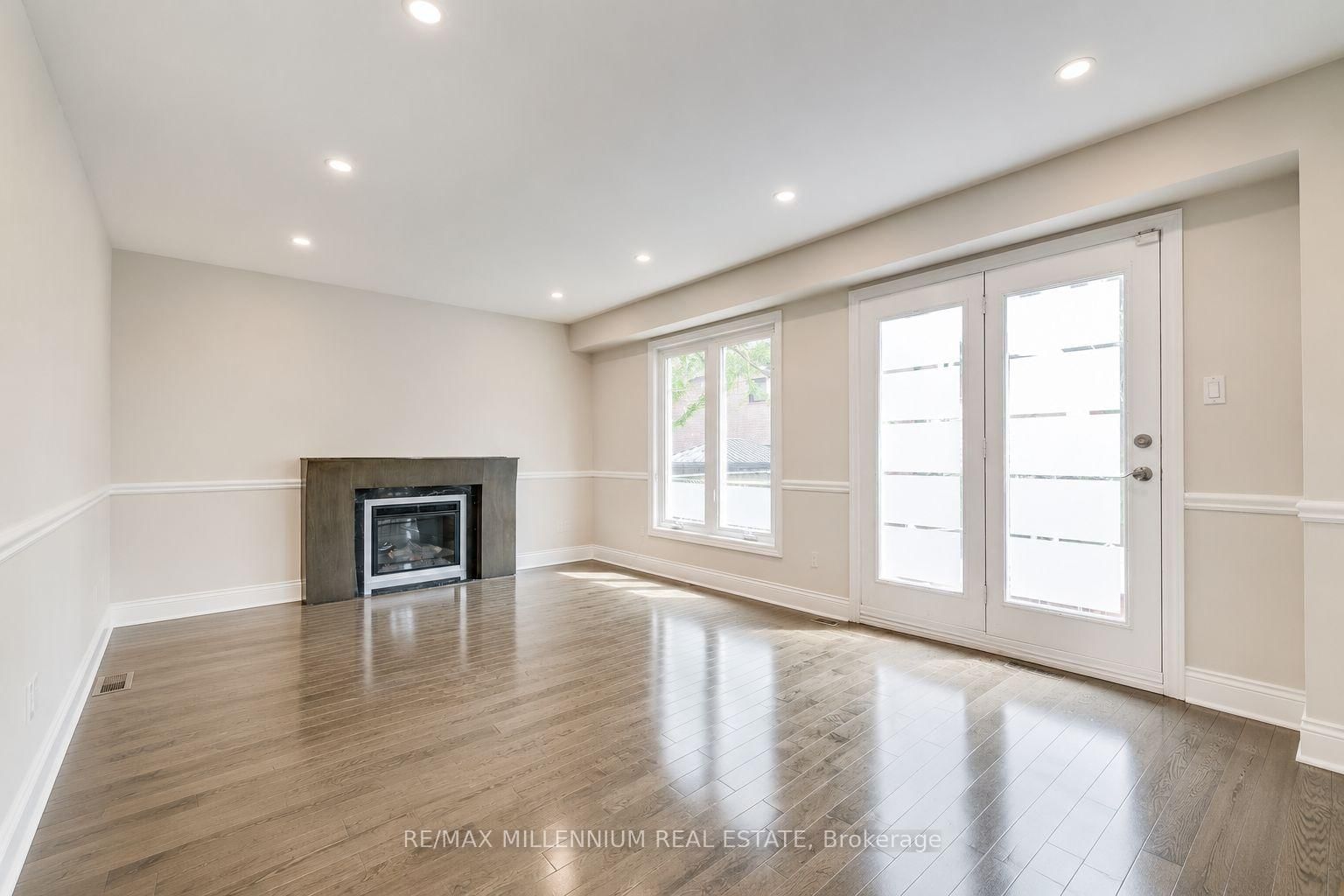 2776 Rosewood Lane • Oakville, ON photo 17
