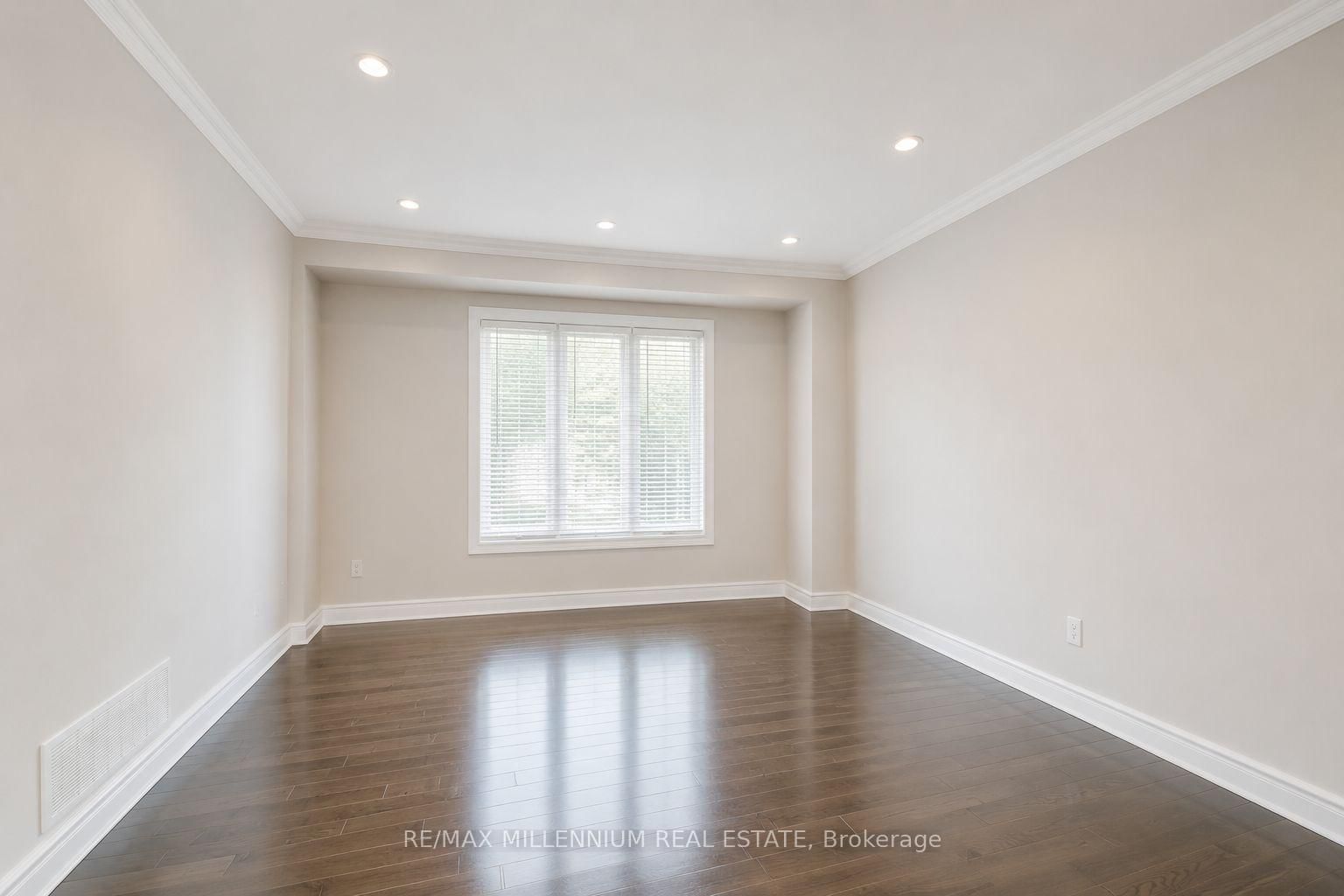 2776 Rosewood Lane • Oakville, ON photo 18