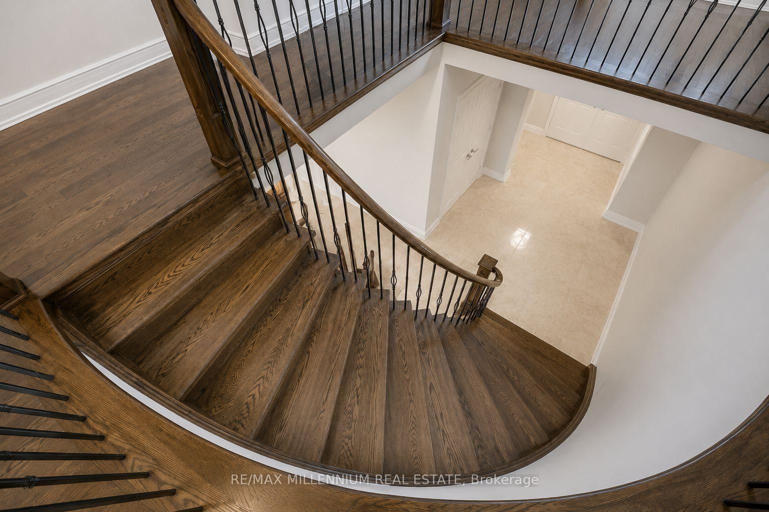 2776 Rosewood Lane • Oakville, ON photo 24