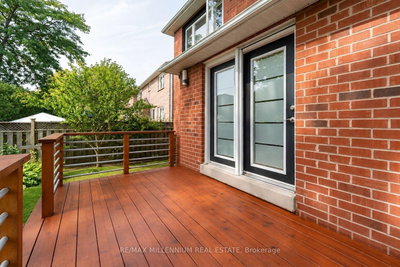 2776 Rosewood Lane • Oakville, ON photo 7