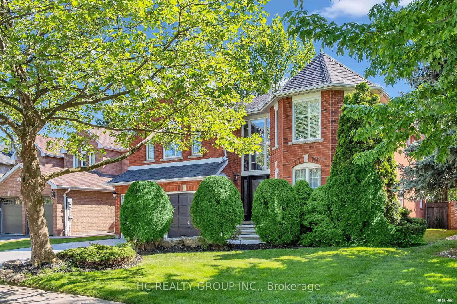 298 Northwood Drive • Oakville, ON photo 2