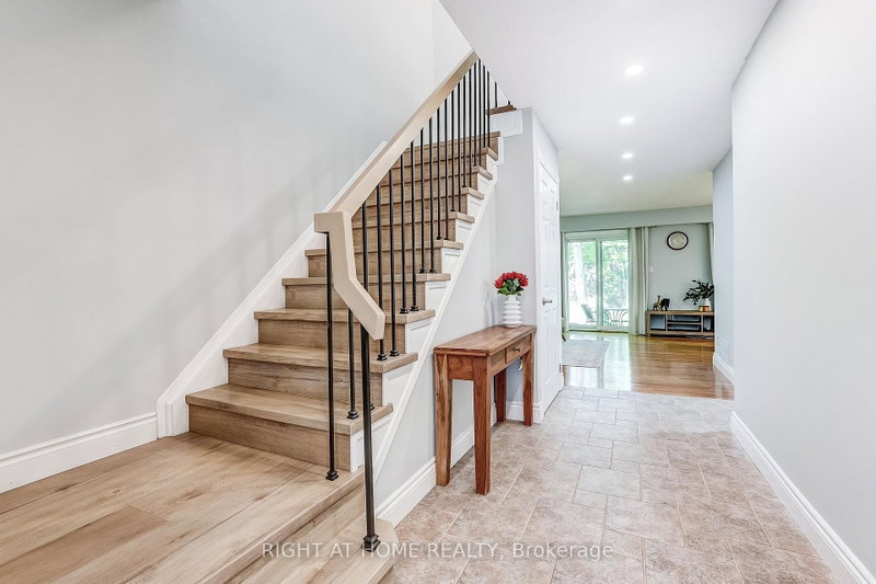 2120 Rathburn Mississauga,ON L4W 2S8 — Photo 11