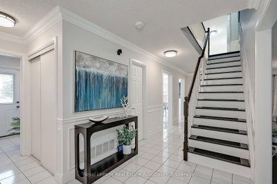 5824 Cornell Crescent • Mississauga, ON photo 4
