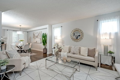 5824 Cornell Crescent • Mississauga, ON photo 6