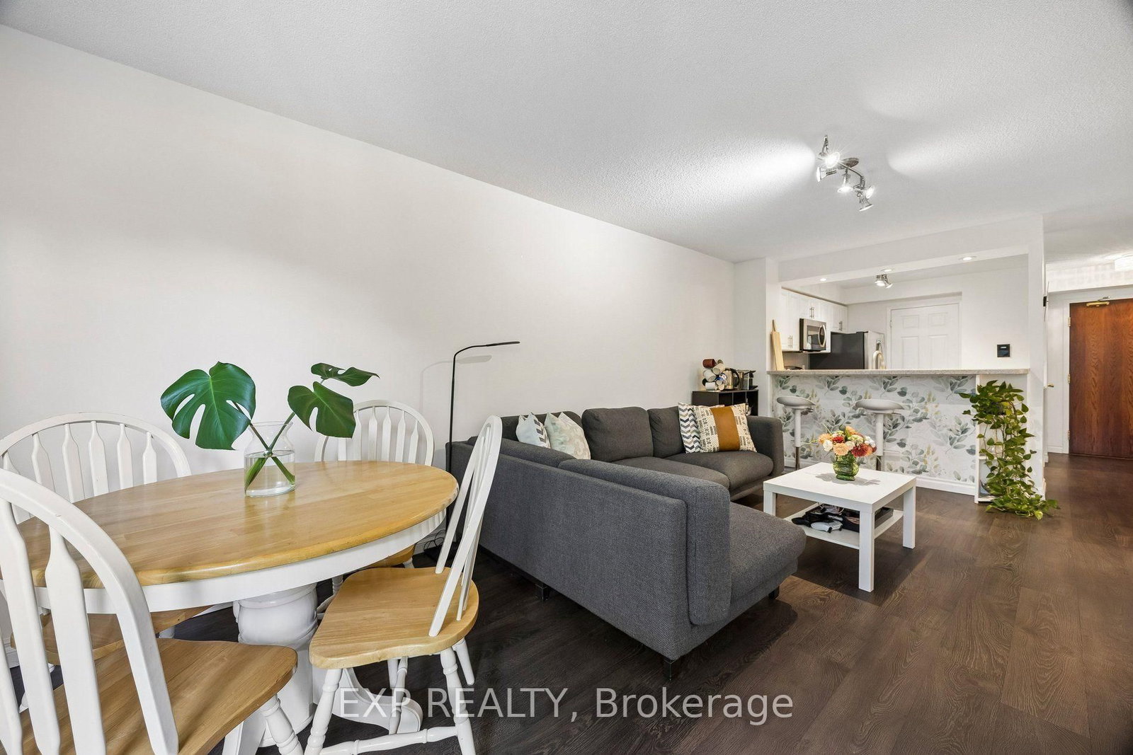 190 Manitoba Street • #311 • Toronto, ON photo 14