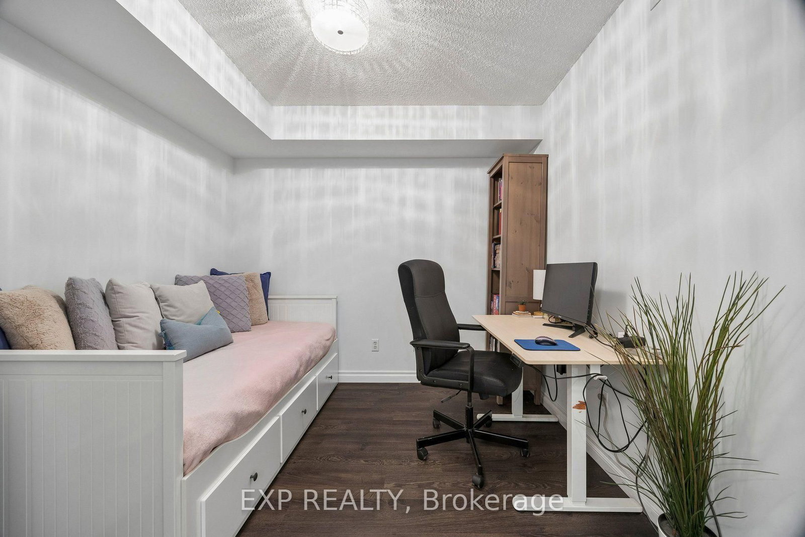 190 Manitoba Street • #311 • Toronto, ON photo 16