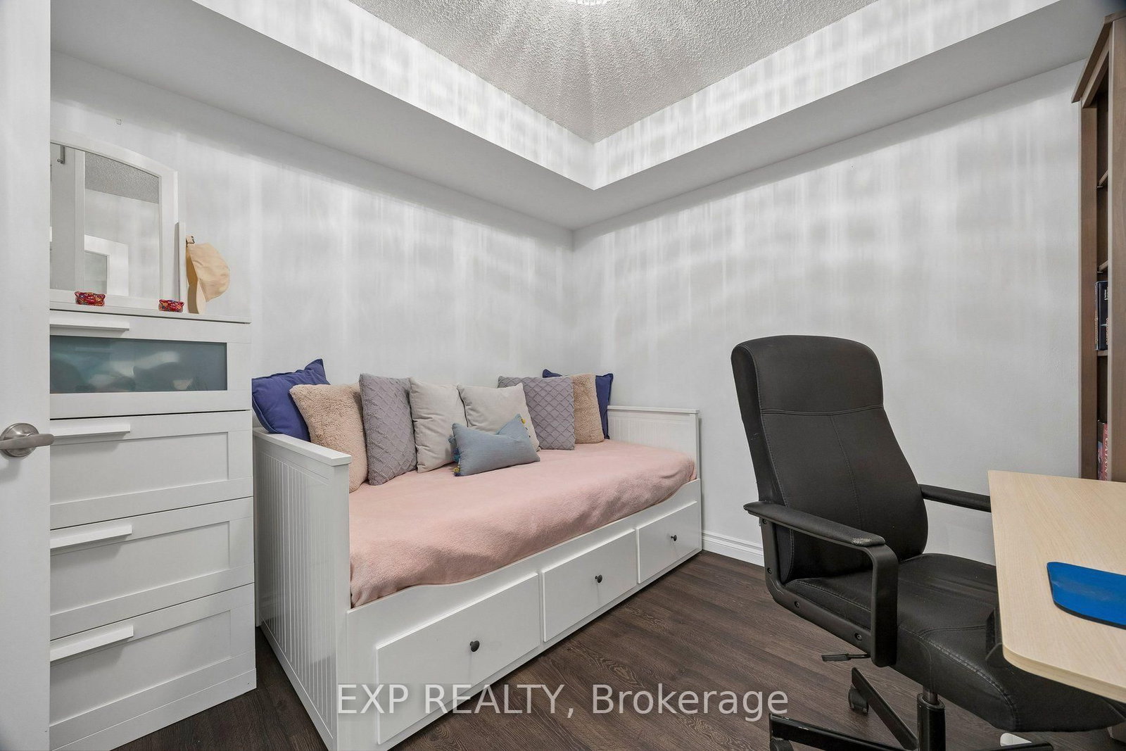 190 Manitoba Street • #311 • Toronto, ON photo 17