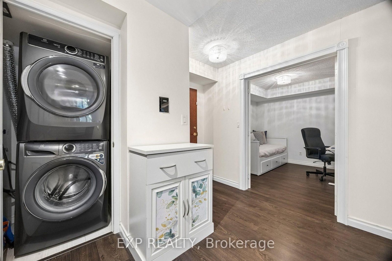 190 Manitoba Street • #311 • Toronto, ON photo 25