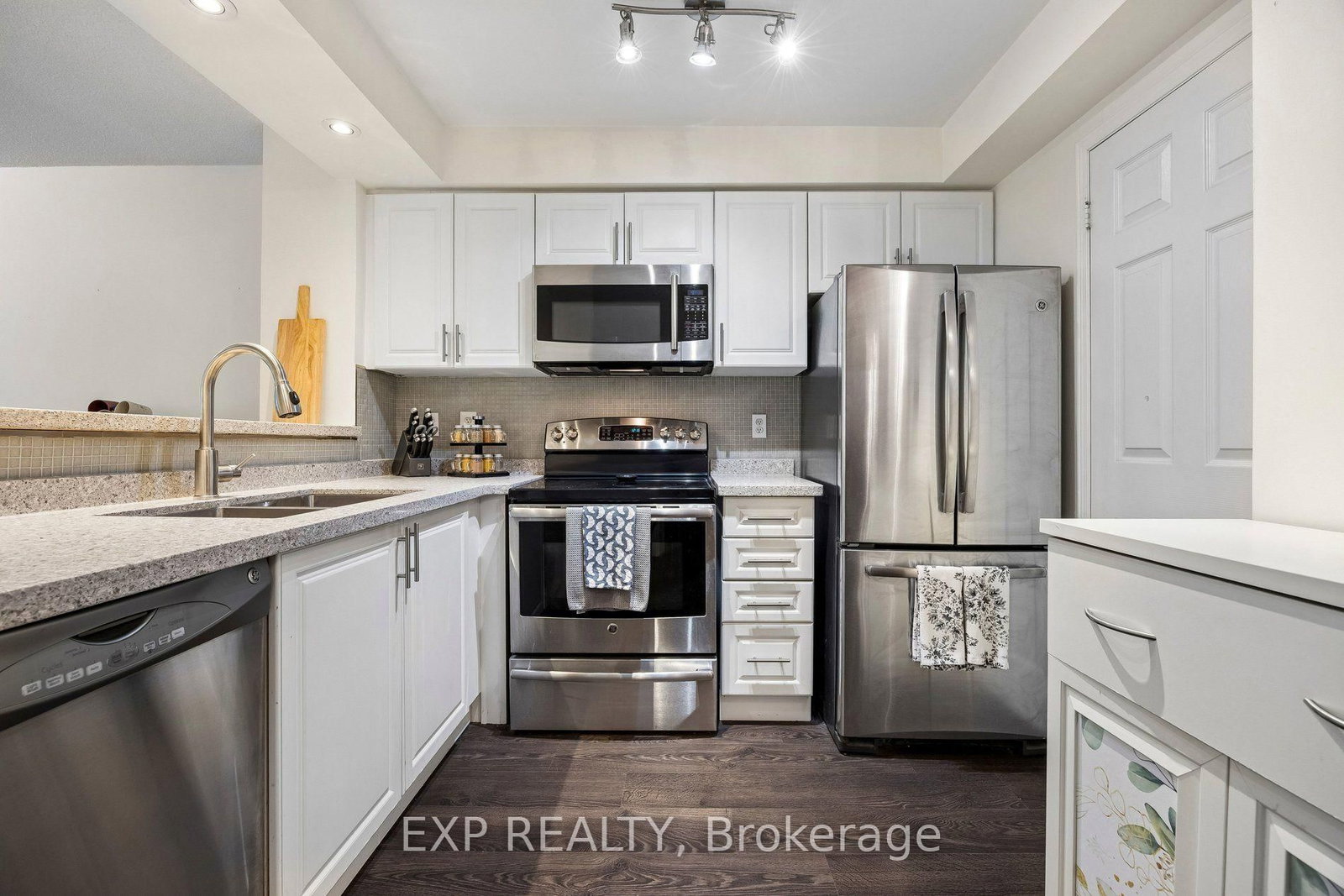 190 Manitoba Street • #311 • Toronto, ON photo 9