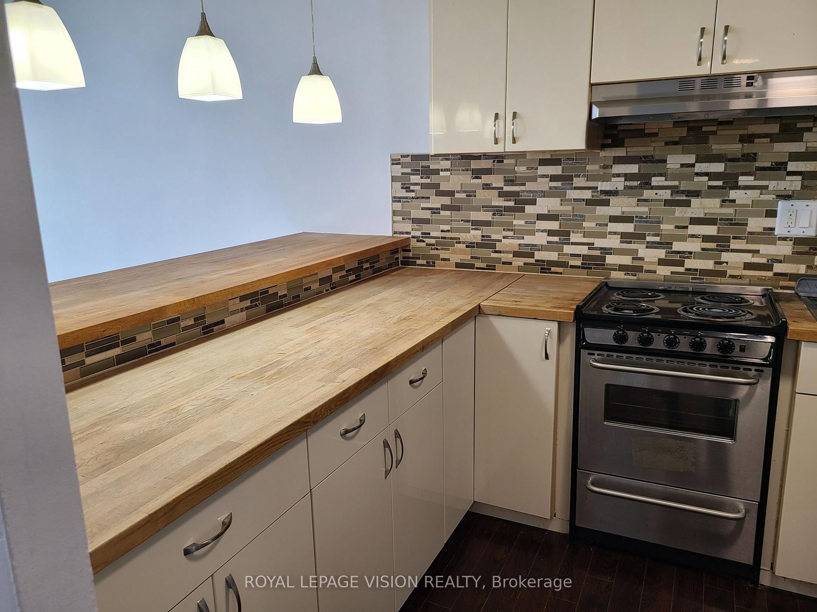 10 Martha Eaton Way S • #2107 • Toronto, ON photo 18