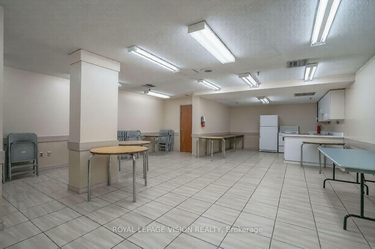 10 Martha Eaton Way S • #2107 • Toronto, ON photo 37