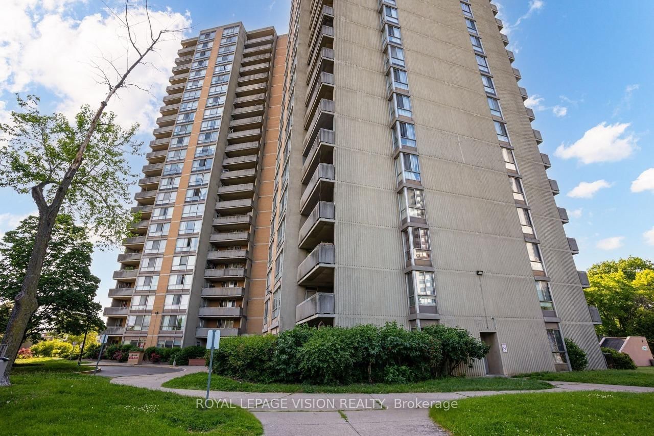 10 Martha Eaton Way S • #2107 • Toronto, ON photo 44