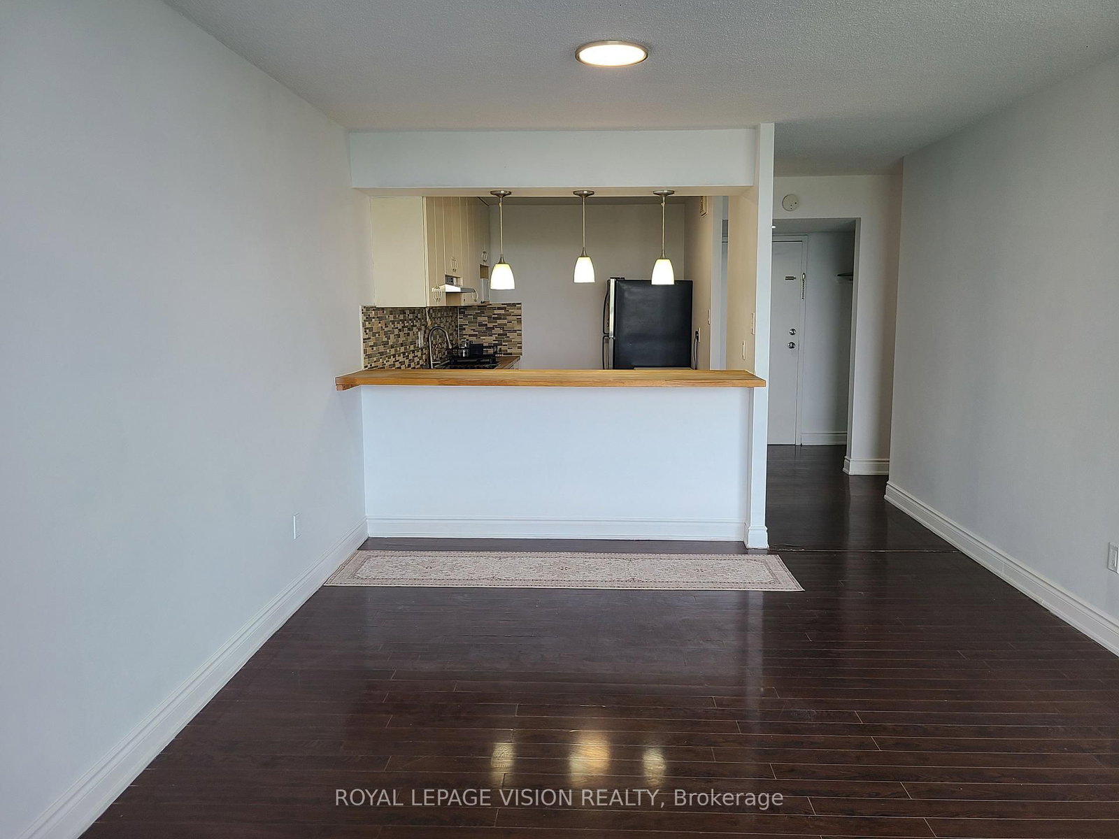 10 Martha Eaton Way S • #2107 • Toronto, ON photo 5