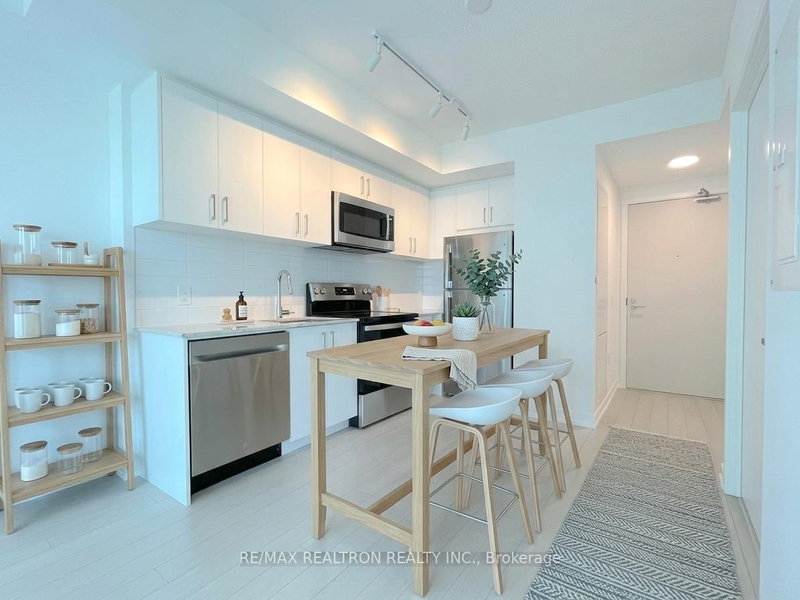 1305 - 4010 Eglinton Avenue W