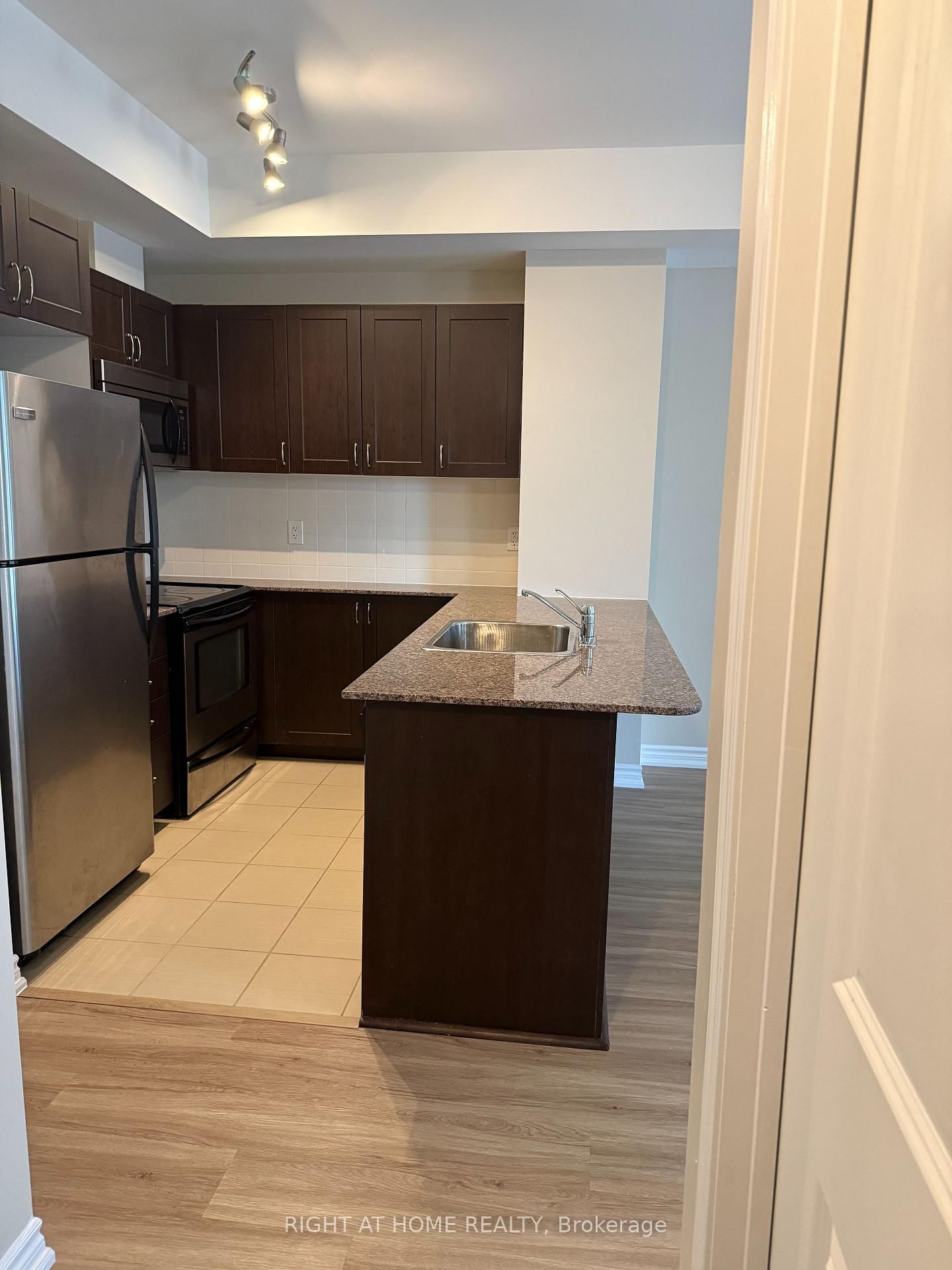 385 Prince Of Wales Drive • #401 • Mississauga, ON photo 16