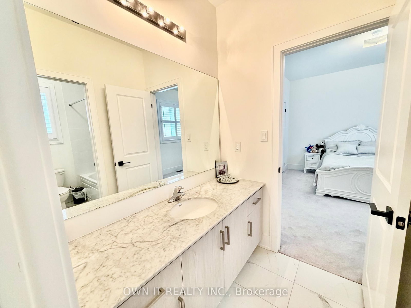 33 Lost Canyon Way • Brampton, ON photo 35