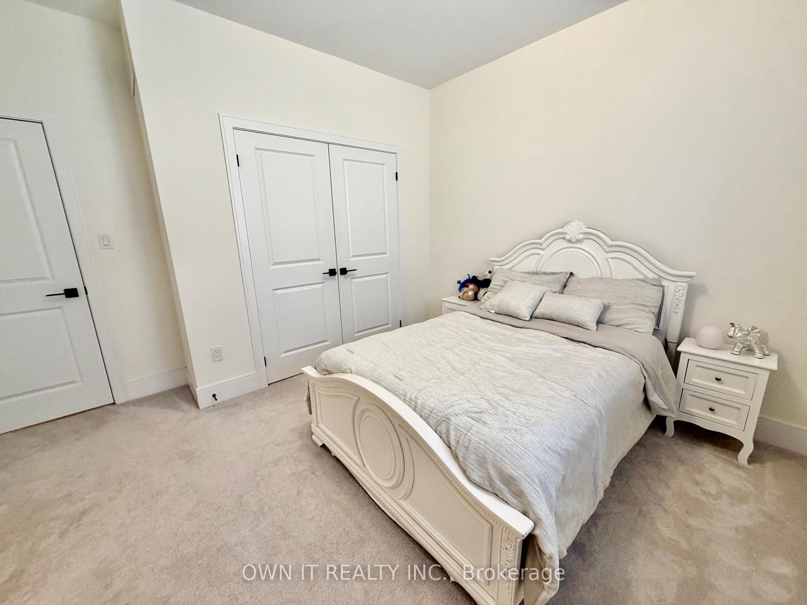 33 Lost Canyon Way • Brampton, ON photo 37