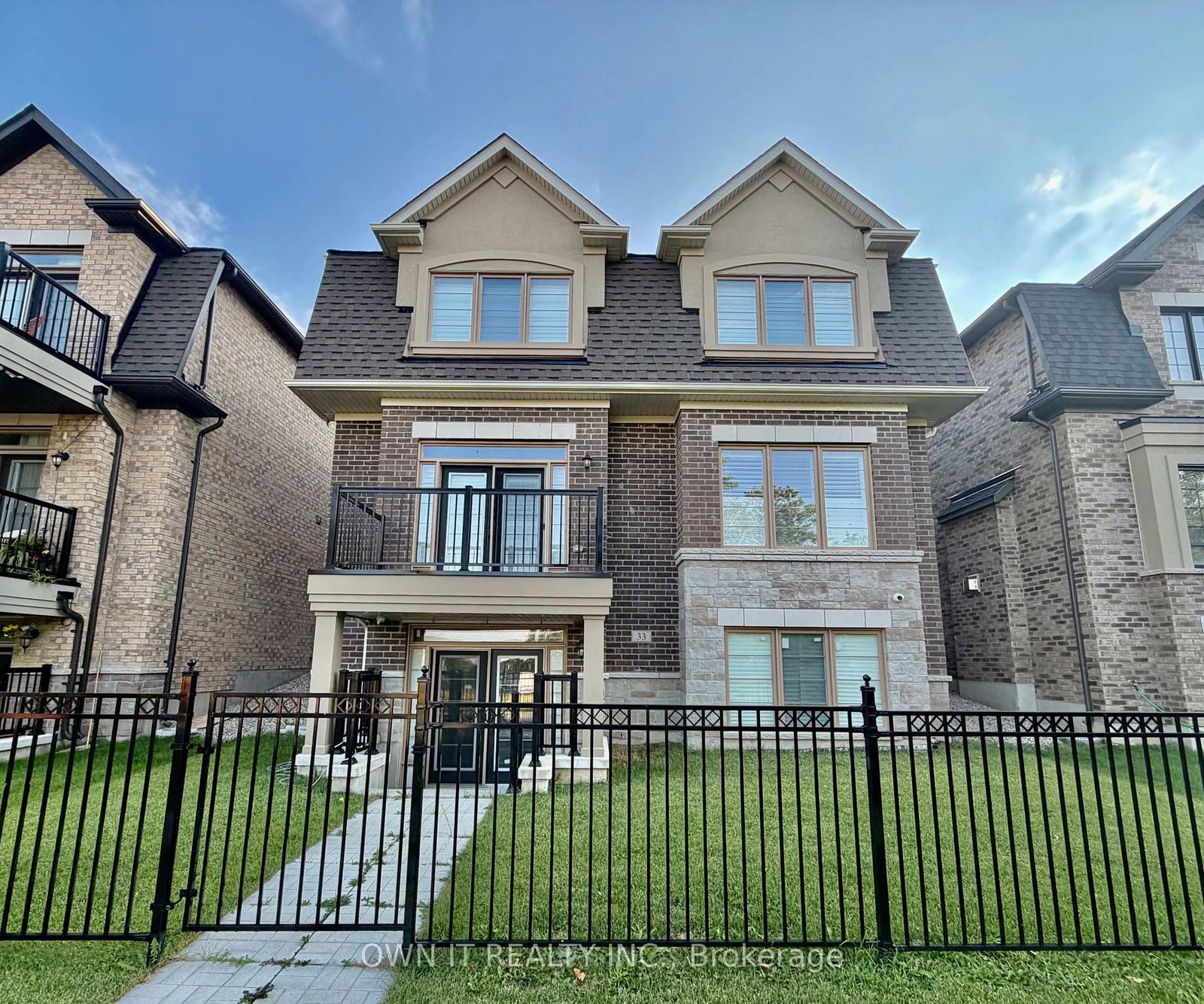 33 Lost Canyon Way • Brampton, ON photo 40