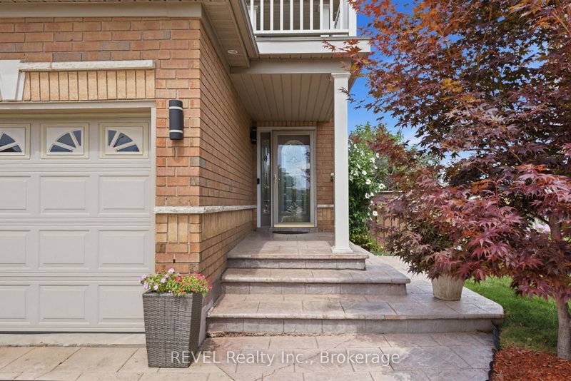 20 Hayloft Court