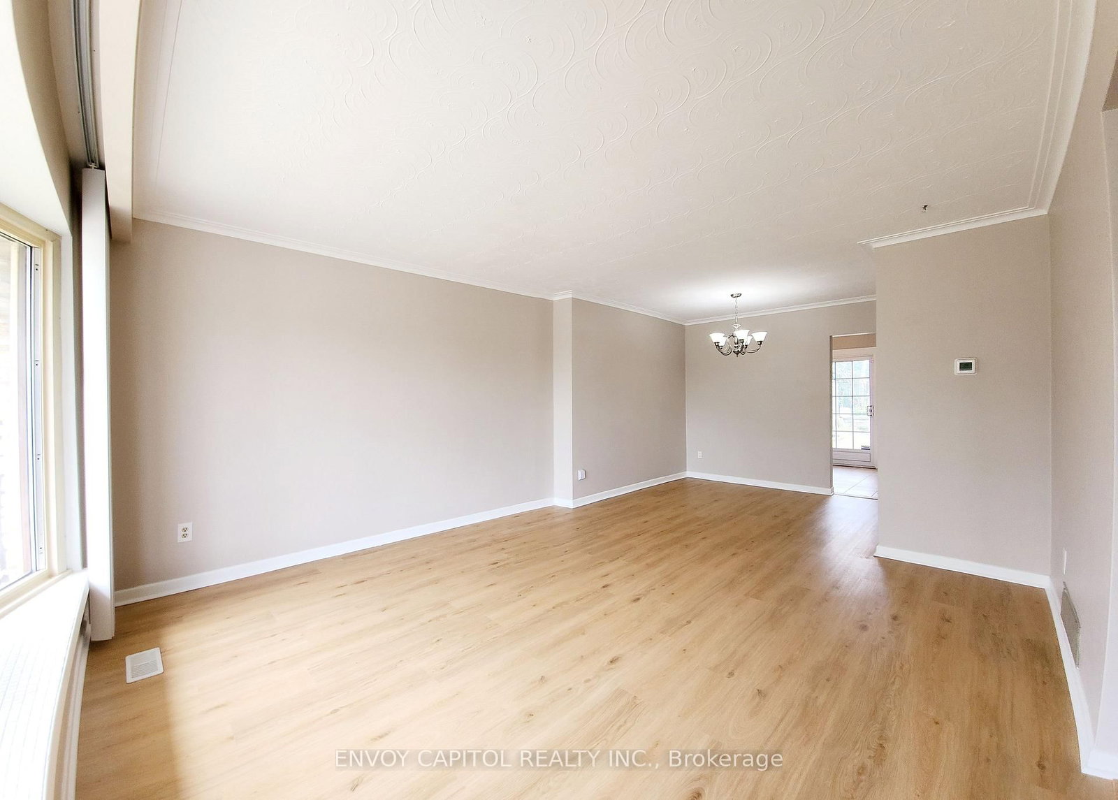 14 Faulkner Crescent • Toronto, ON photo 13
