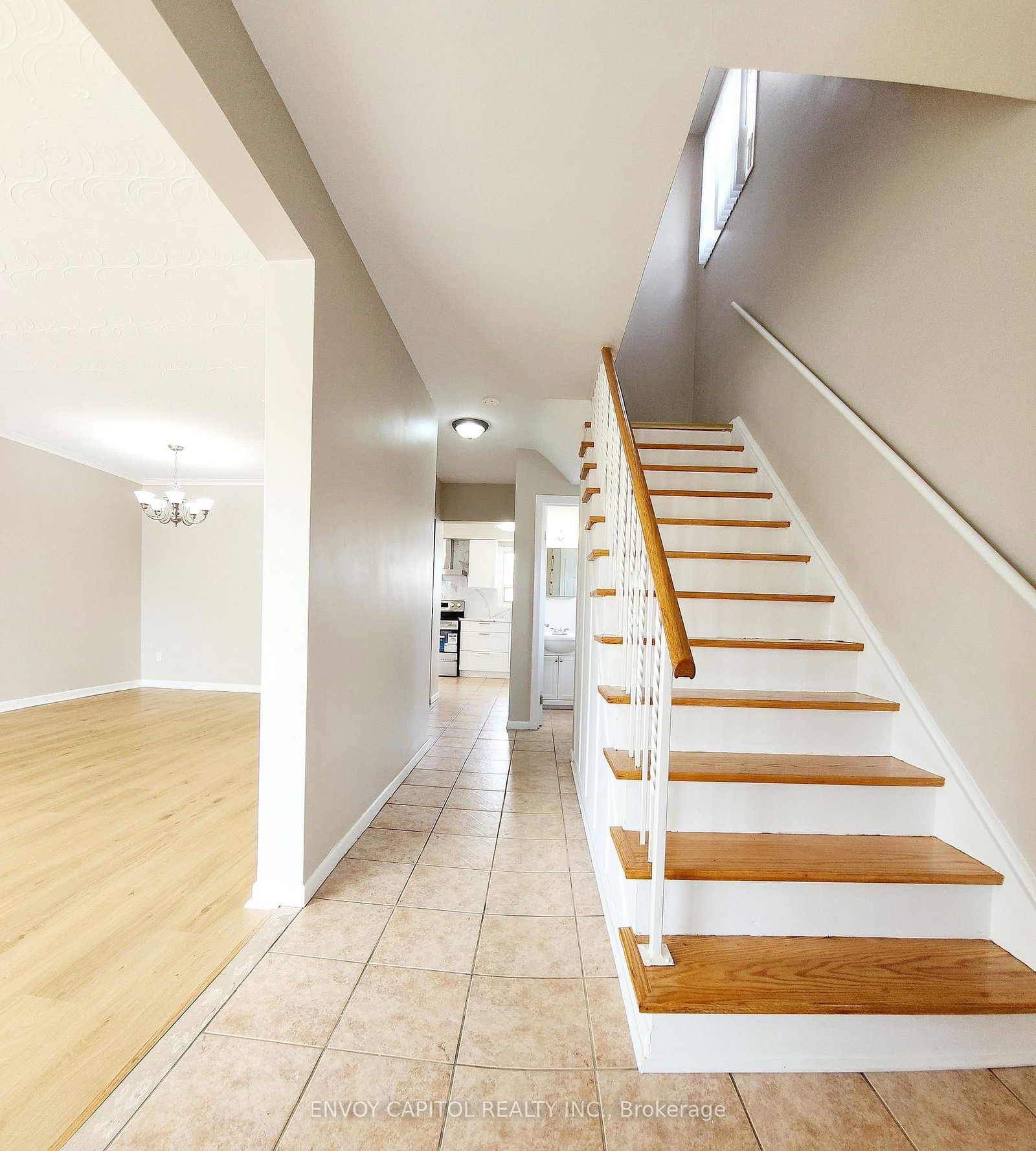14 Faulkner Crescent • Toronto, ON photo 5