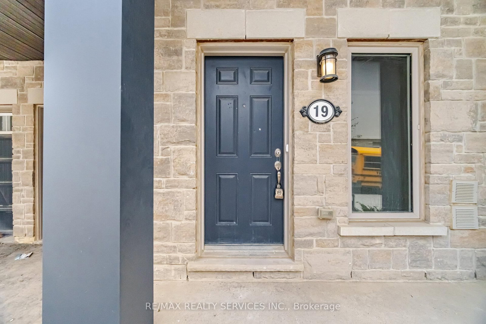 19 Tiveron Avenue • Caledon, ON photo 8