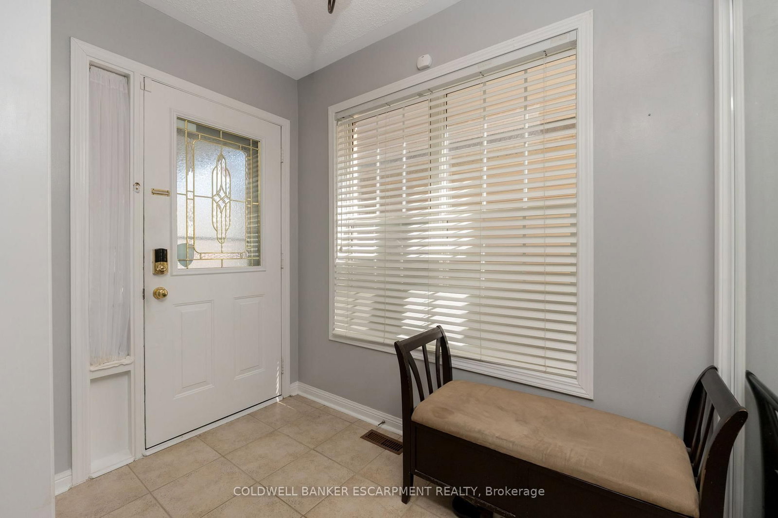 593 Caverhill Crescent • Milton, ON photo 5
