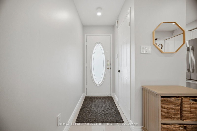 5940 Glen Erin Mississauga,ON L5M 5W9 — Photo 4