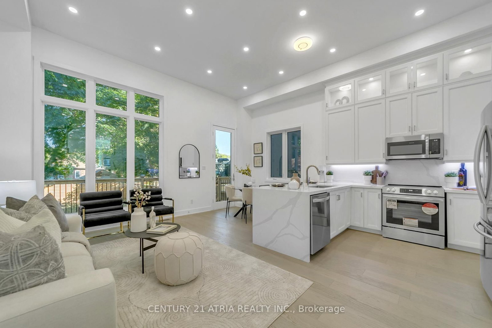 47 Eighth Street • Toronto, ON photo 14
