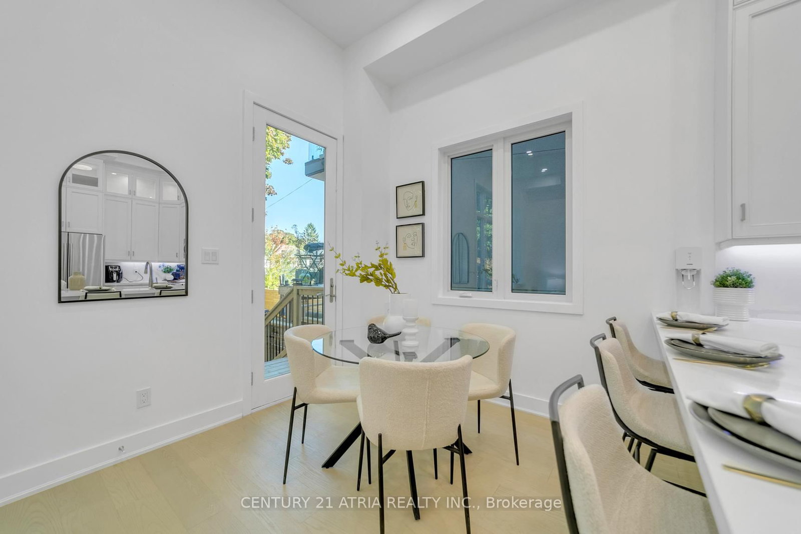 47 Eighth Street • Toronto, ON photo 17