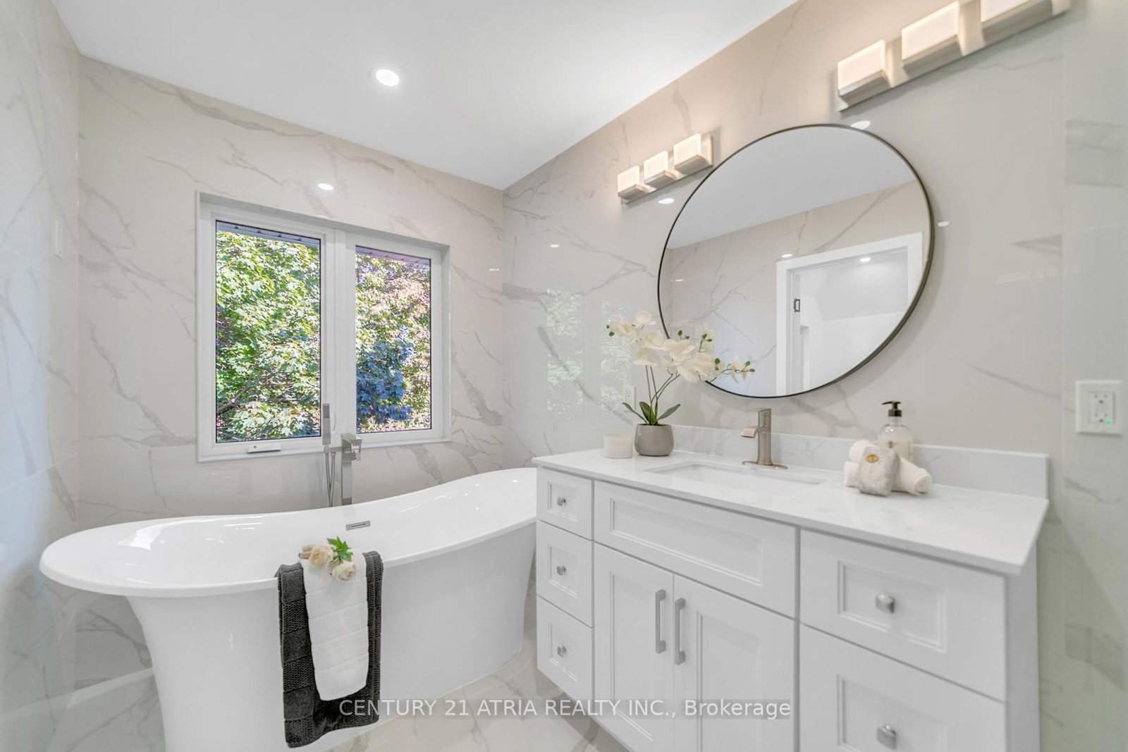 47 Eighth Street • Toronto, ON photo 26